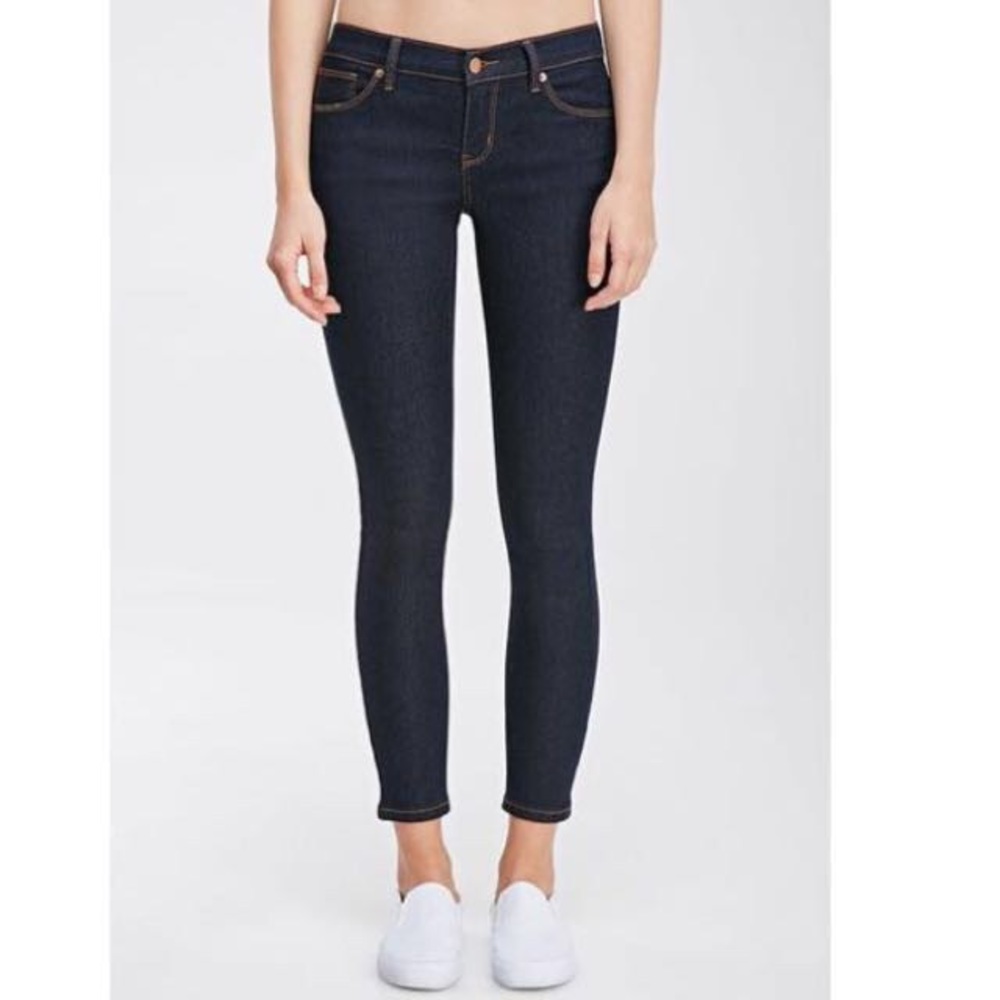 Y2K low rise skinny jeans